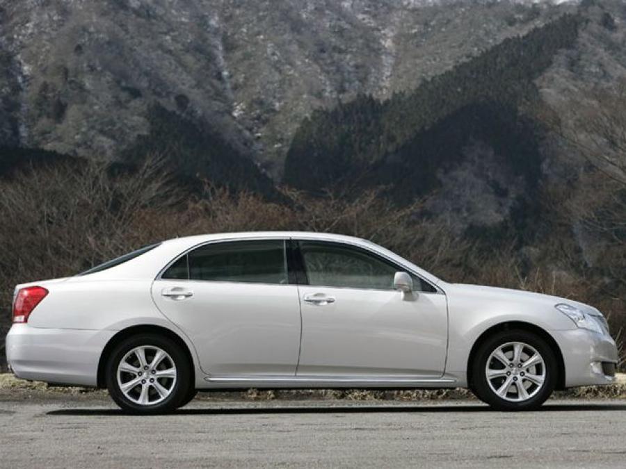  Toyota Crown Majesta 2009 года  (фото 17 из 21)